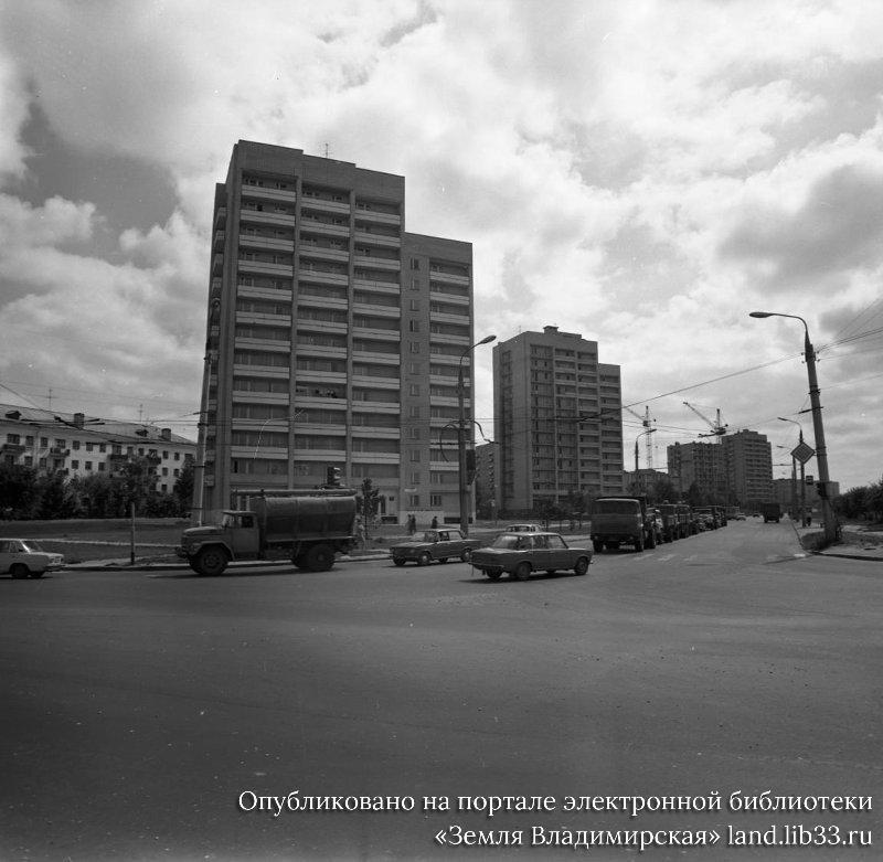 Многоэтажная застройка на улице Ворошилова. 1983 г.